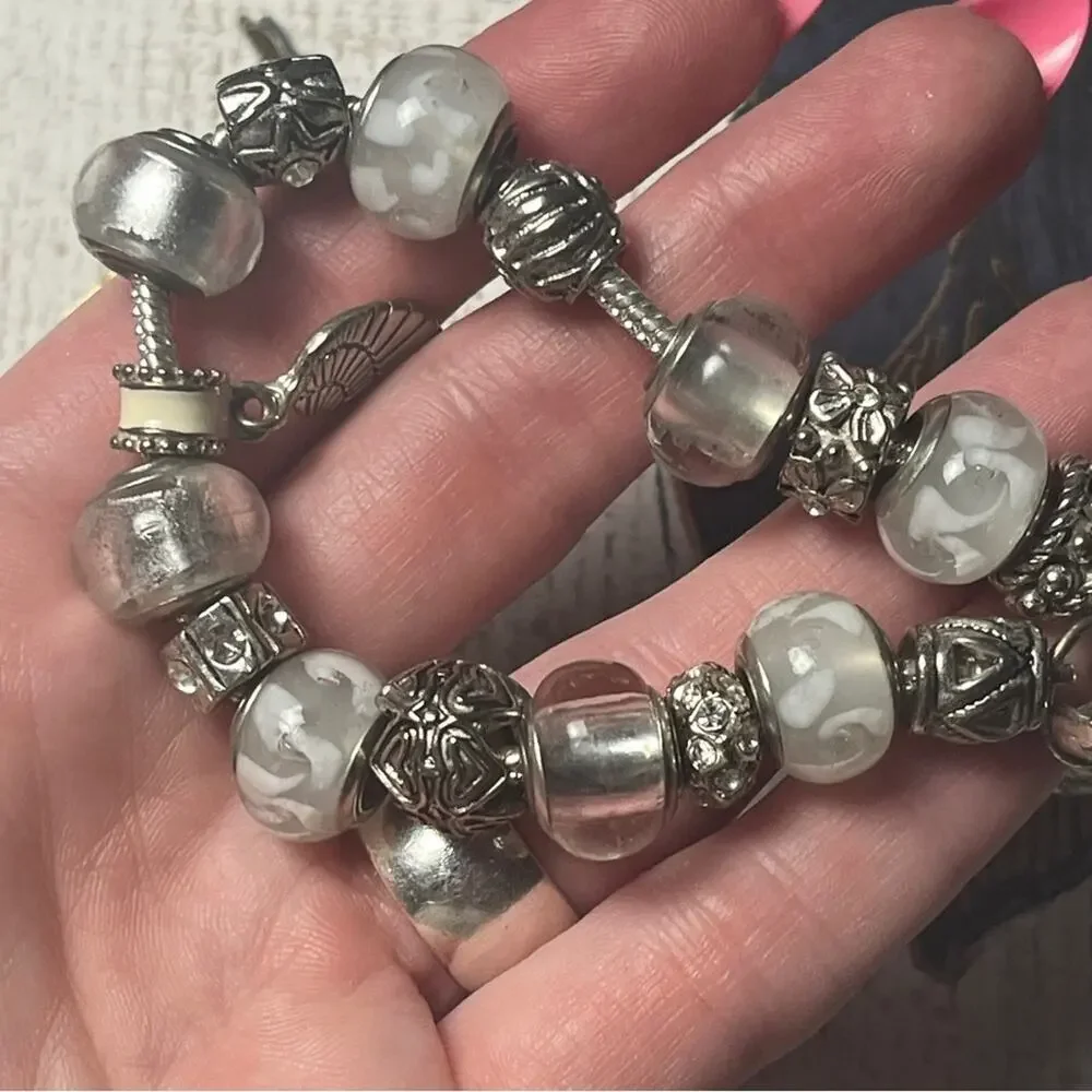 Vintage Y2K Elegant Silver and White Charm Bracelet Angel Wing D?